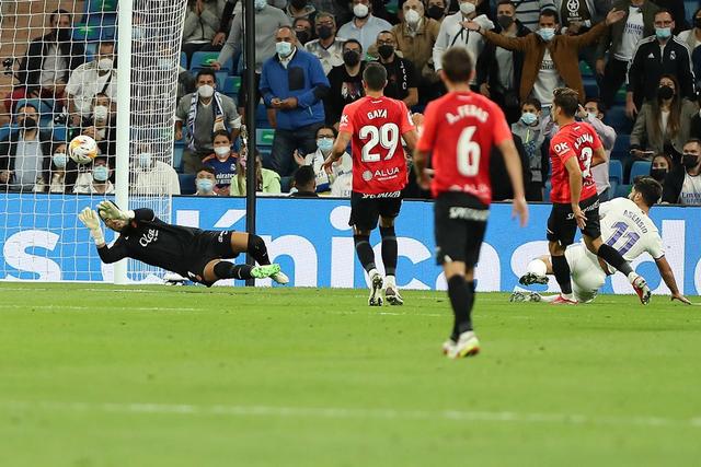 周琦：很激动加盟广东 新赛季全力冲击总冠军