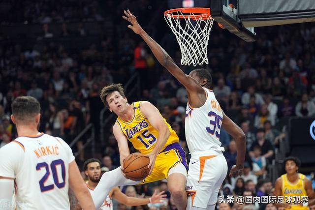文班亚马25+7+9库里14分 马刺17分逆转胜勇士