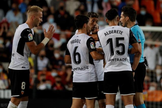 斯科拉里：C罗正在努力表现 为参加2026年世界杯